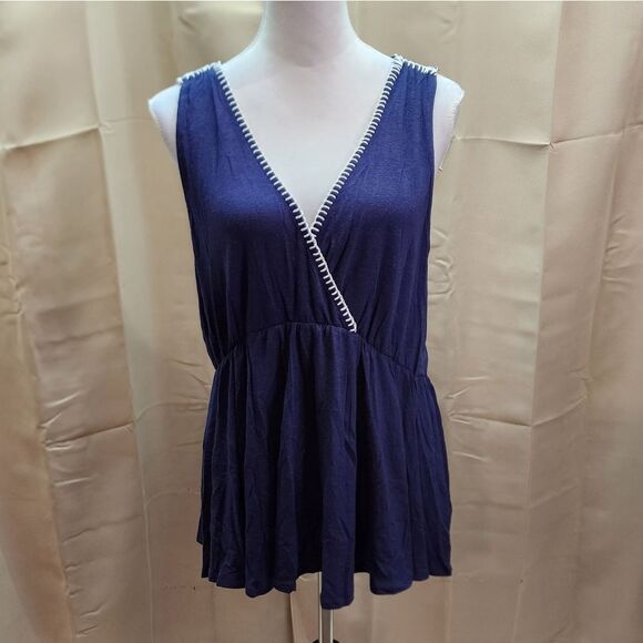 Universal Thread Navy Blue Surplice Tank Top Size Large - Picture 1 of 9